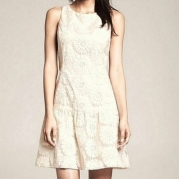 Banana Republic Dresses & Skirts - Banana Republic Cream Sheath Scoop Neck Lace Floral Embroidered Mini Dress